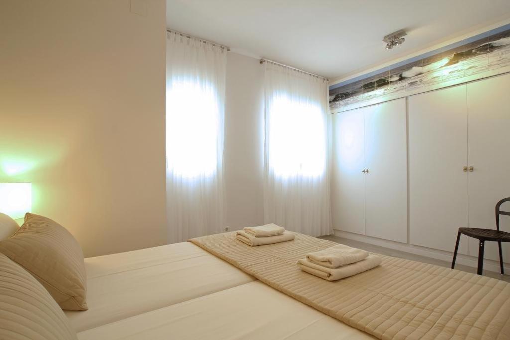 Warm Sands Apartment By Hello Homes Sitges Extérieur photo